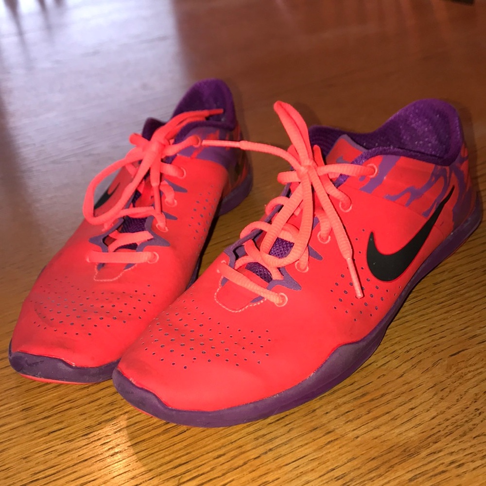 NIKE weight training shoes